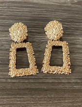 Load image into Gallery viewer, Tori Earrings - Gold
